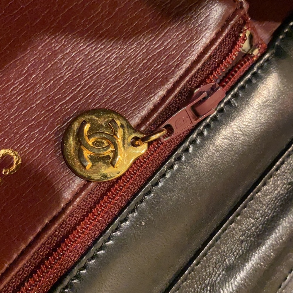 SOLD🔥🔥🔥Chanel Vintage Classic Flap Bag - Picture 15 of 17